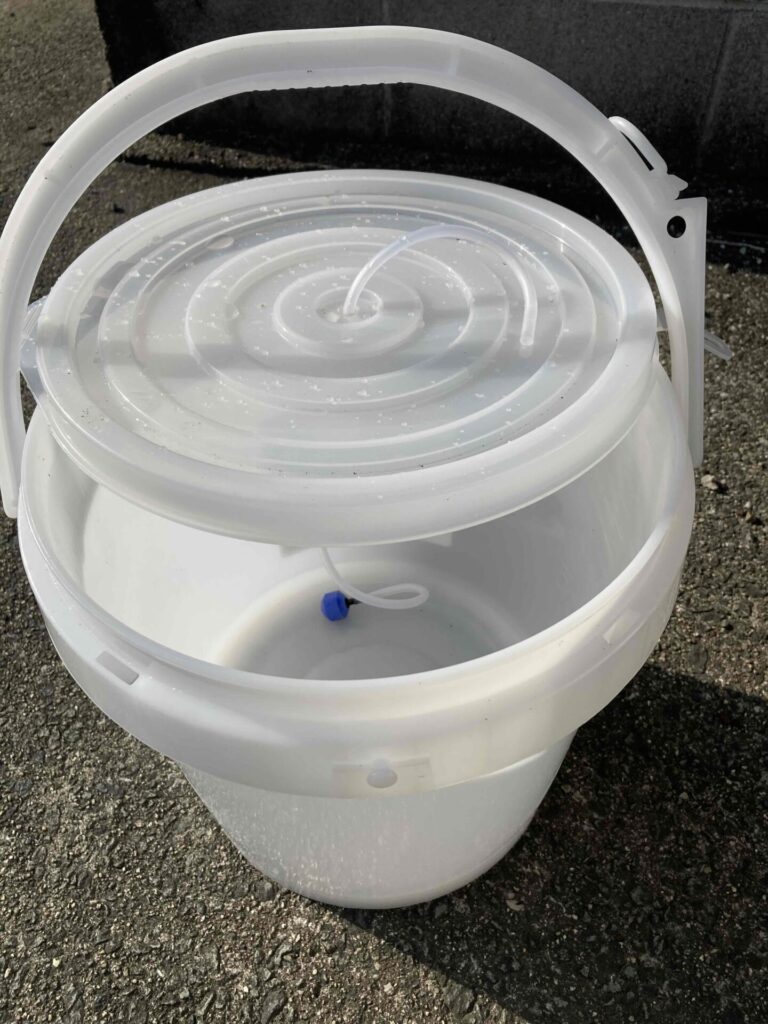 生体輸送用バケツ